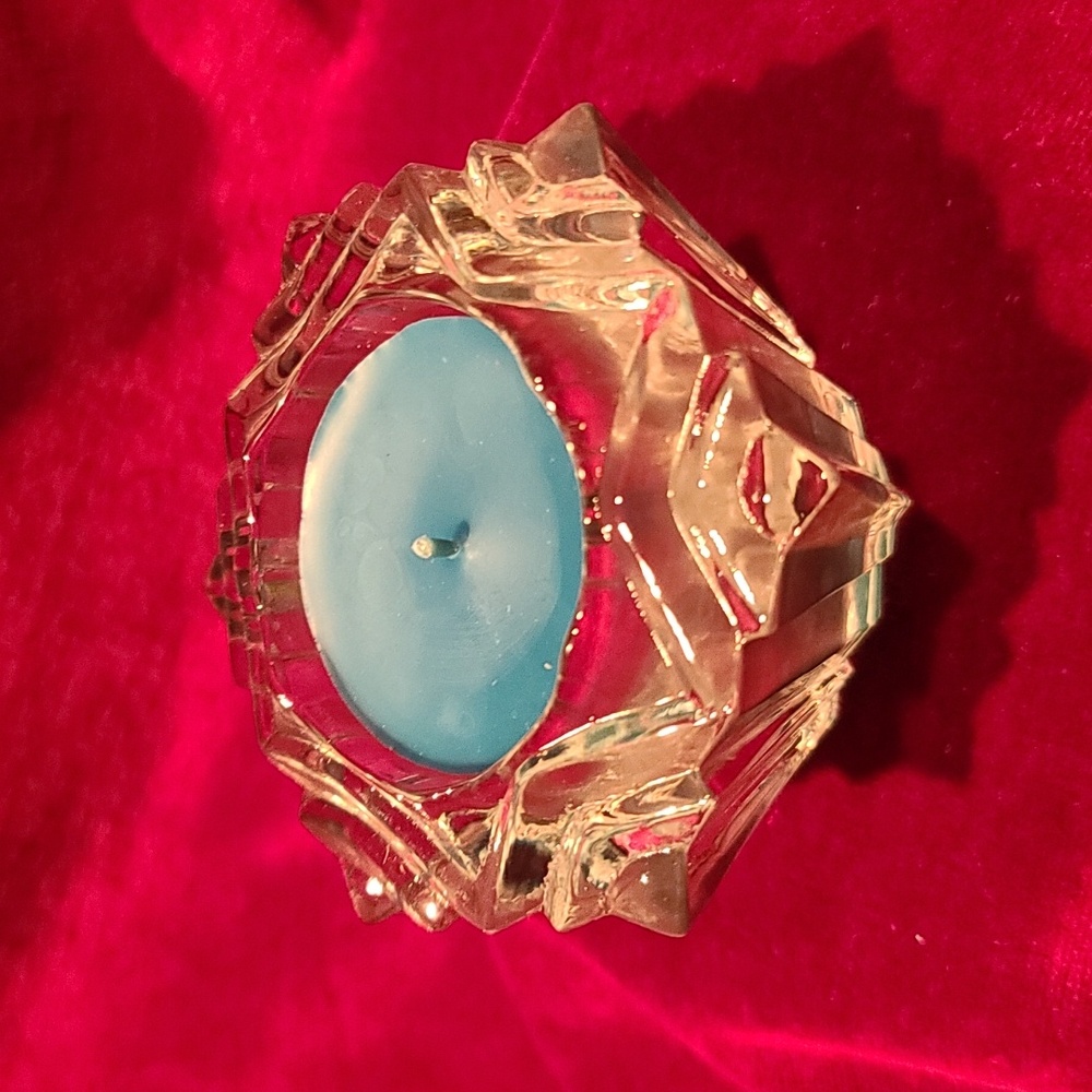 Genji fragrance candle by Mary Kay in holiday snowflake glass votive Green NWT
